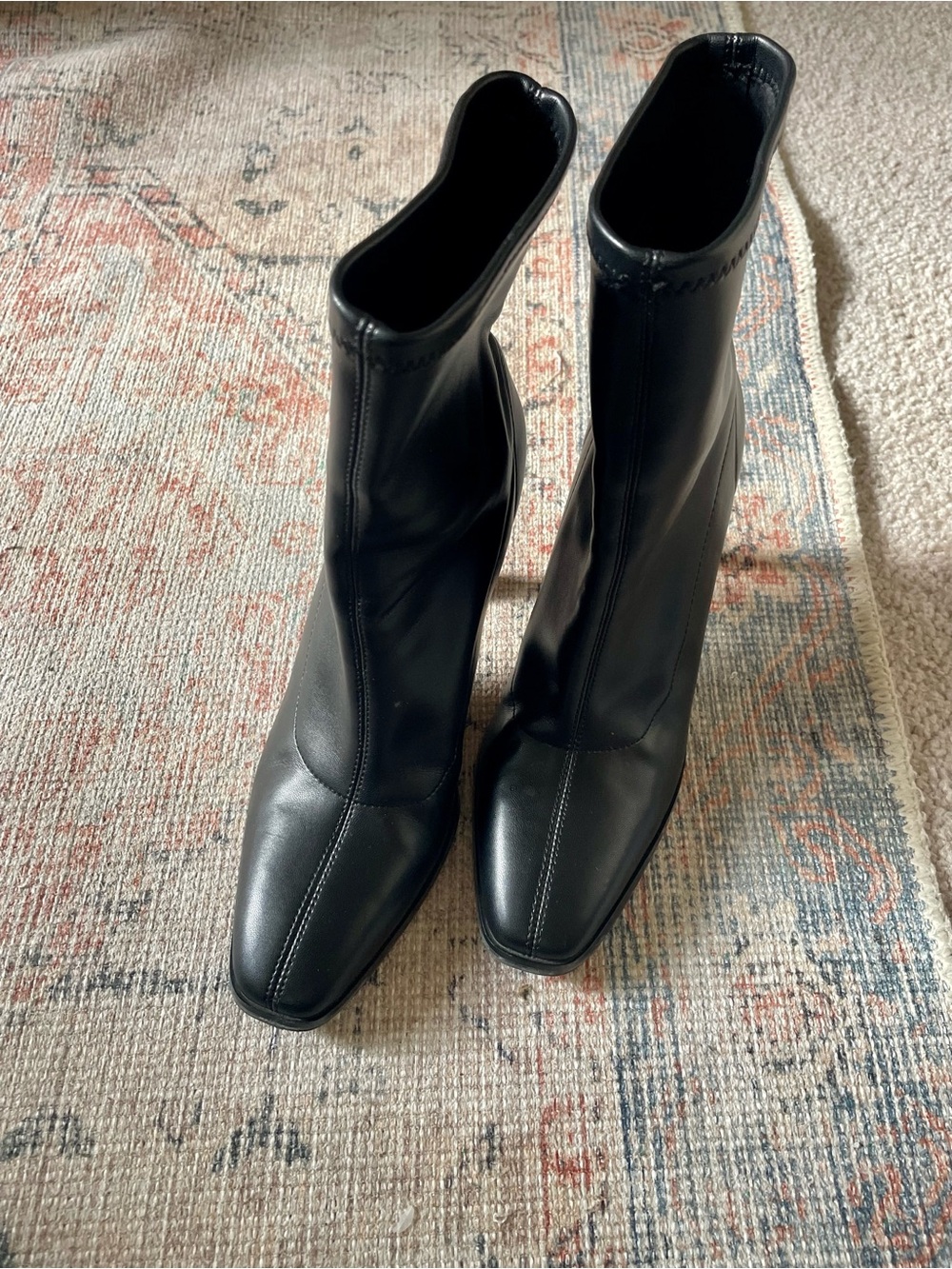 12Thompson Women’s Leather Heeled Glove Boot SZ 7
